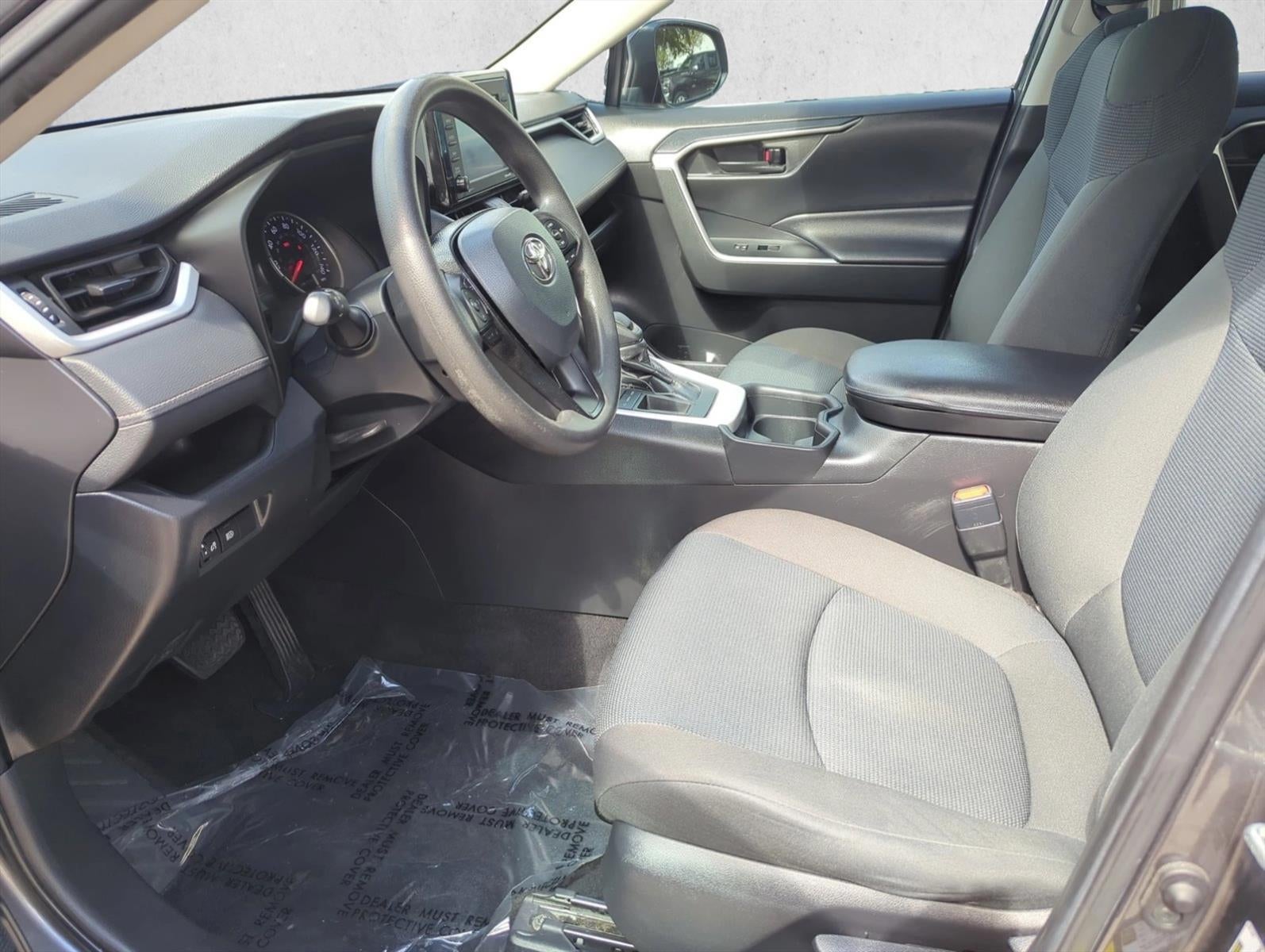 2021 Toyota RAV4 LE FWD (GS)