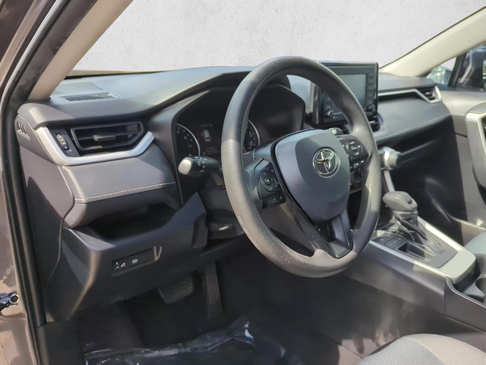 2021 Toyota RAV4 LE FWD (GS)
