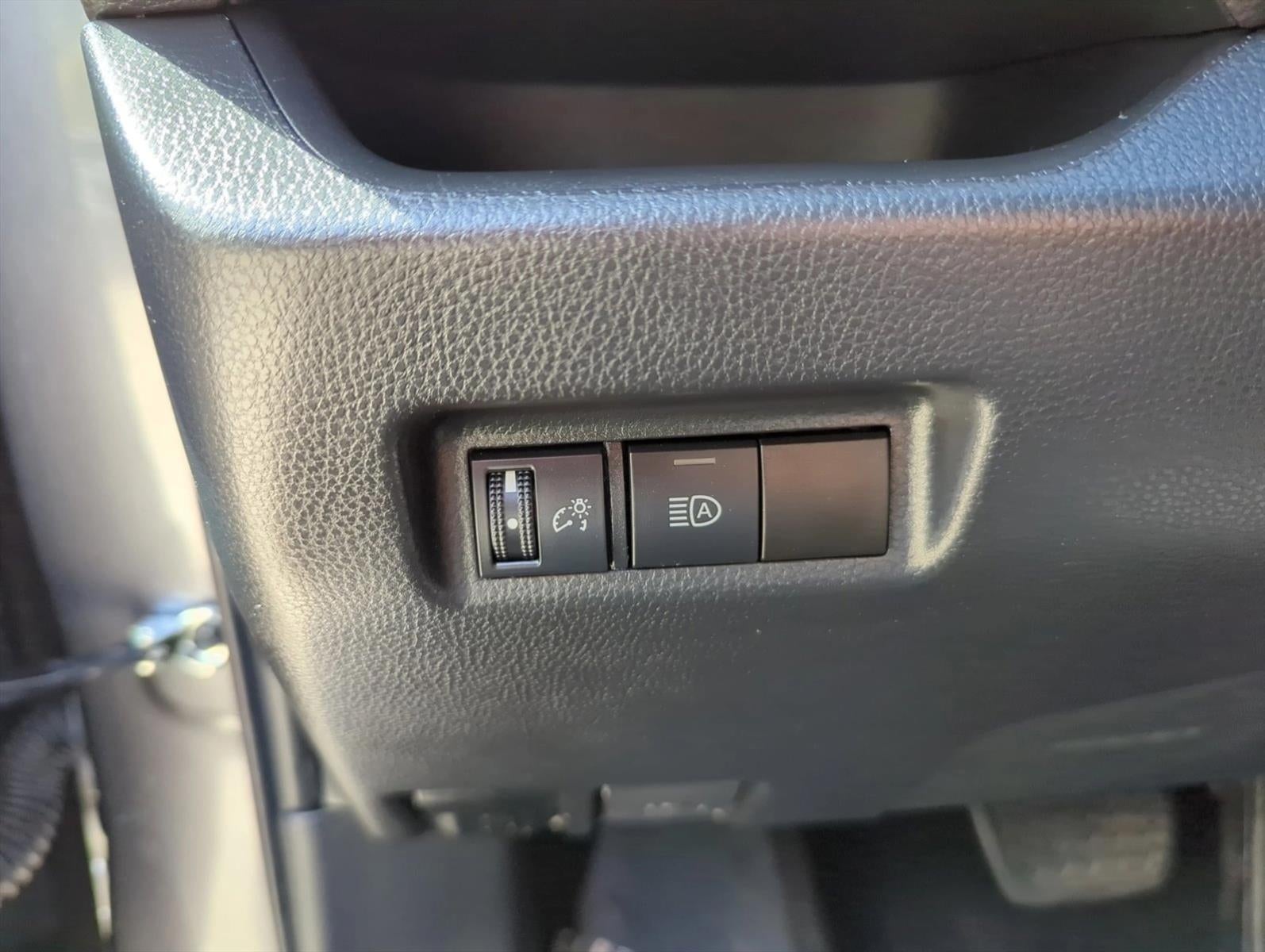 2021 Toyota RAV4 LE FWD (GS)