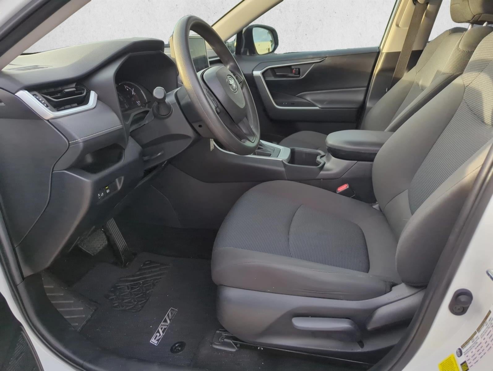 2023 Toyota RAV4 LE FWD (GS)