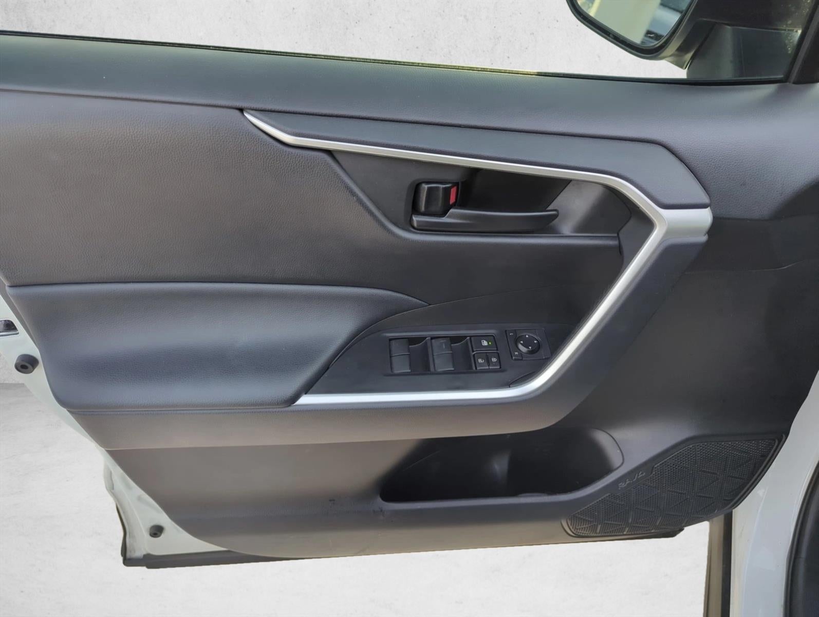 2023 Toyota RAV4 LE FWD (GS)