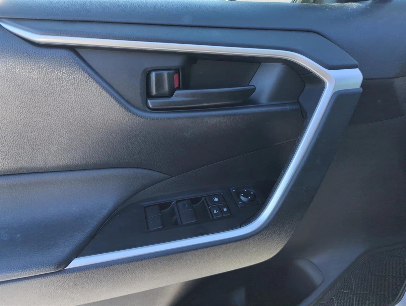 2024 Toyota RAV4 LE FWD (GS)