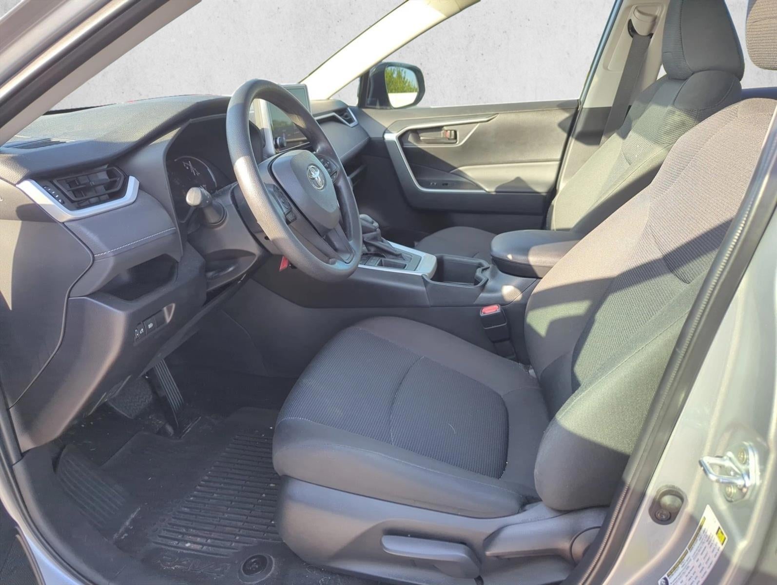 2024 Toyota RAV4 LE FWD (GS)