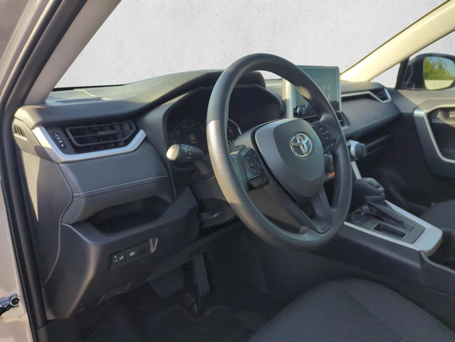 2024 Toyota RAV4 LE FWD (GS)