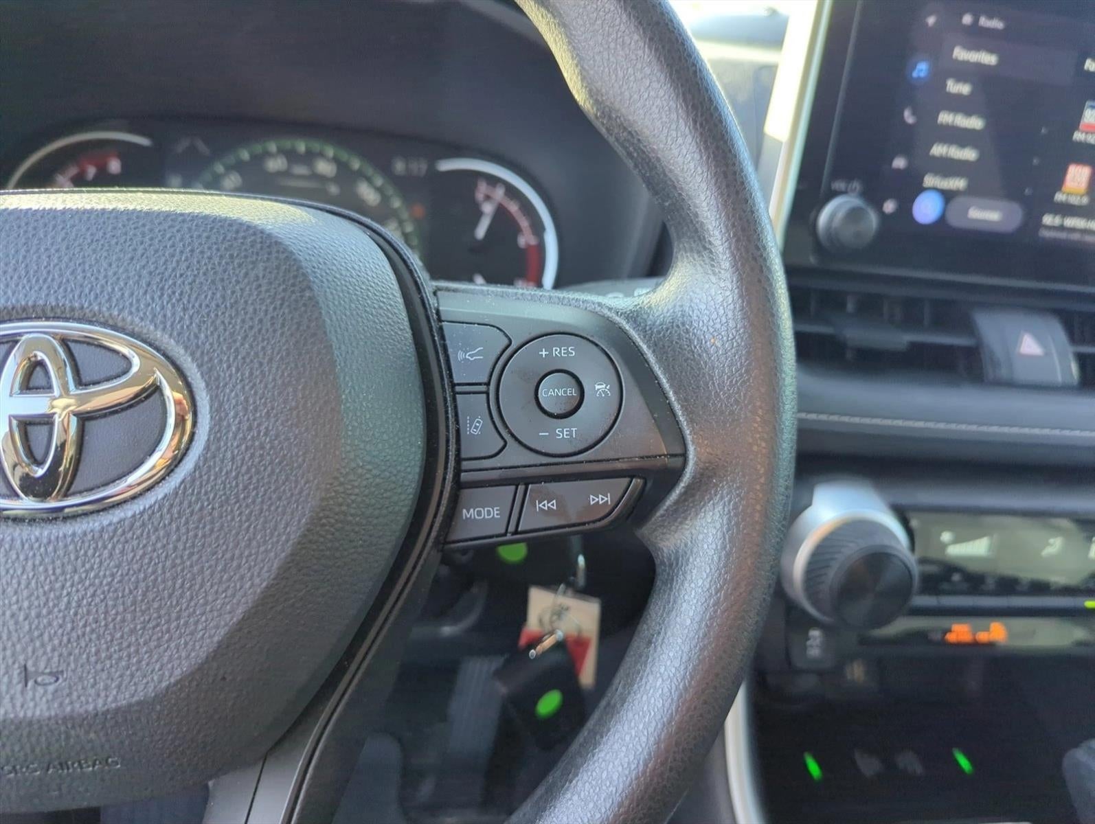 2024 Toyota RAV4 LE FWD (GS)
