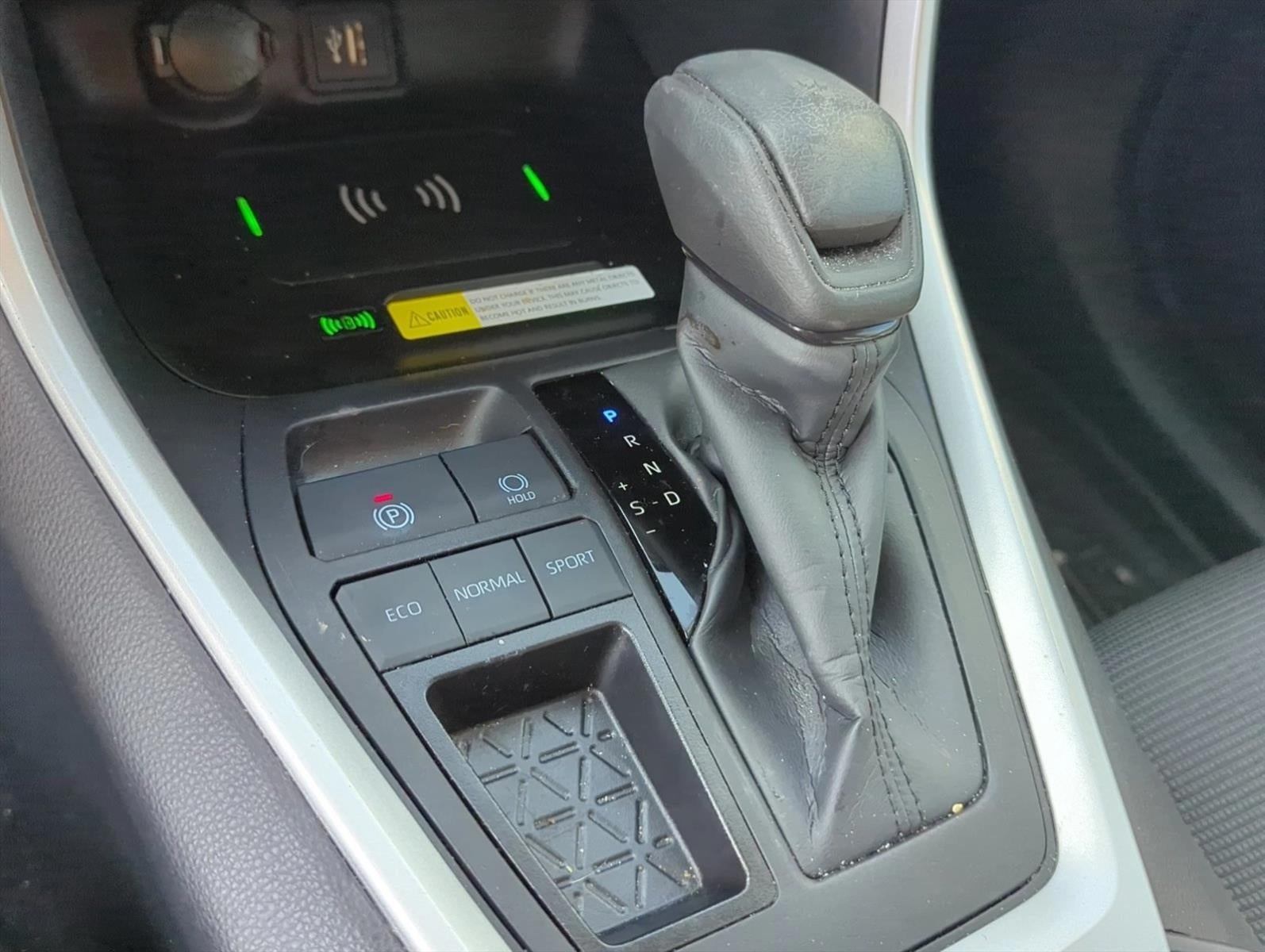 2024 Toyota RAV4 LE FWD (GS)