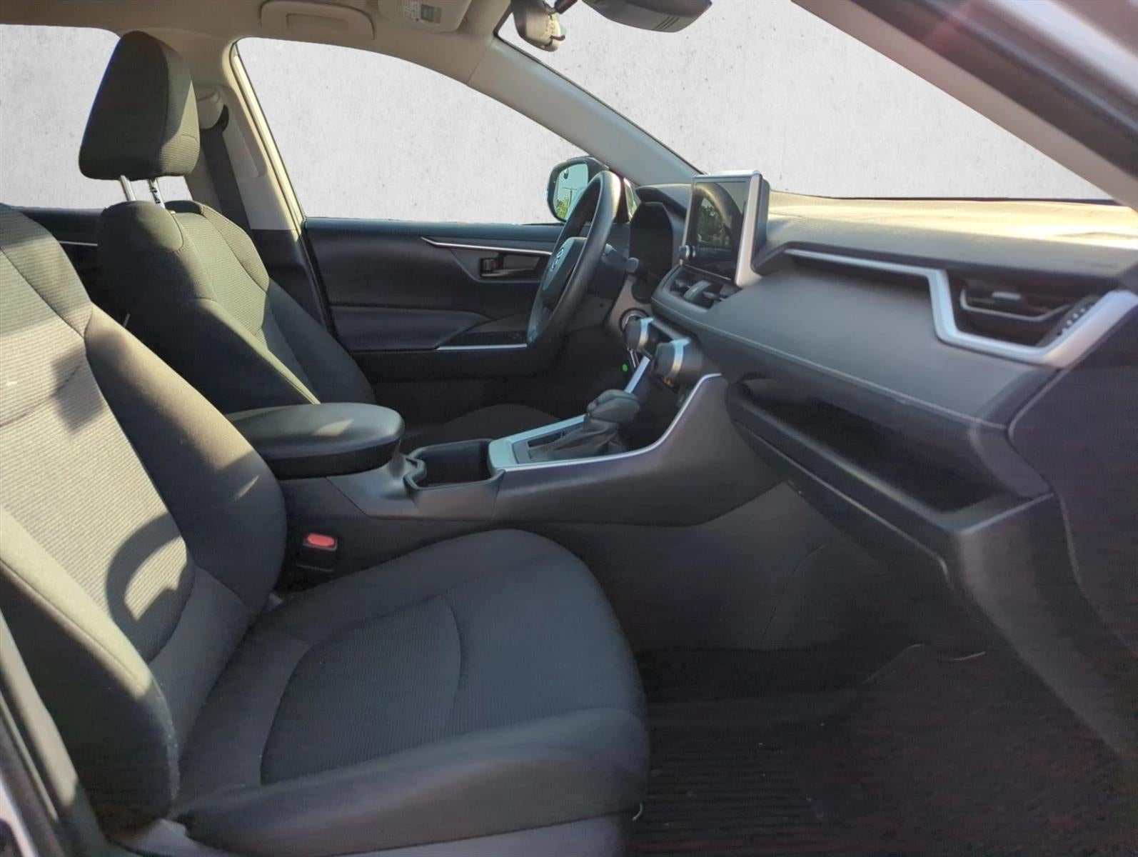 2024 Toyota RAV4 LE FWD (GS)