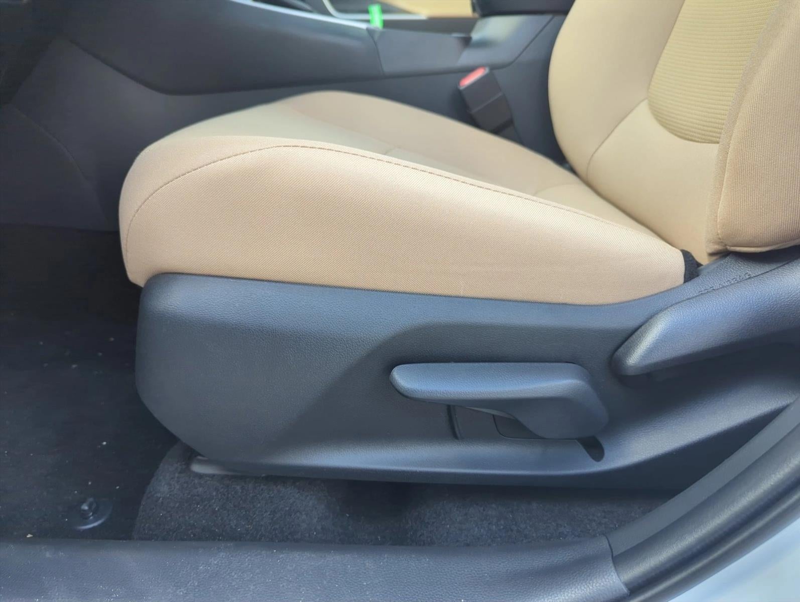 2025 Toyota RAV4 LE FWD (GS)