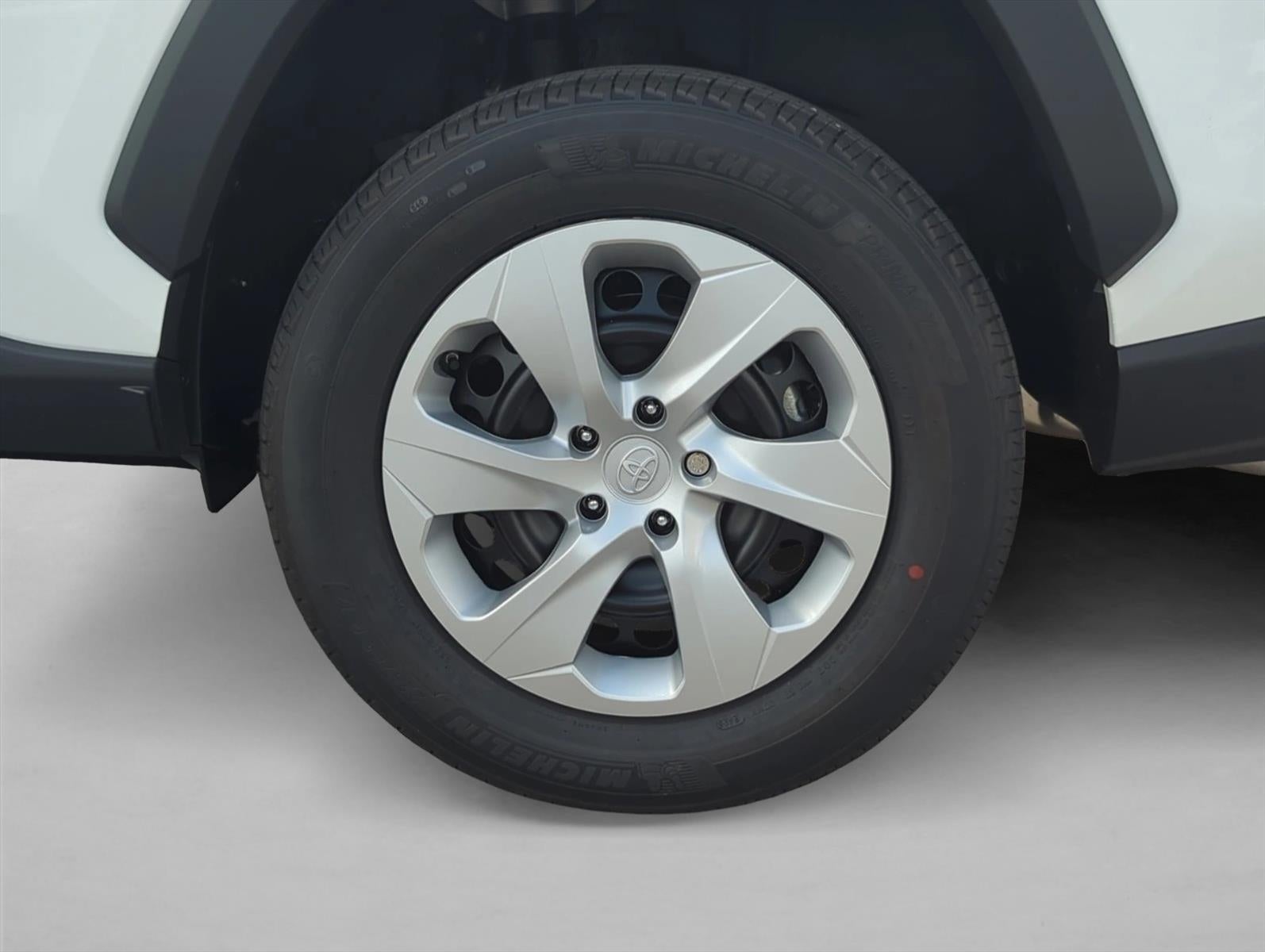 2025 Toyota RAV4 LE FWD (GS)