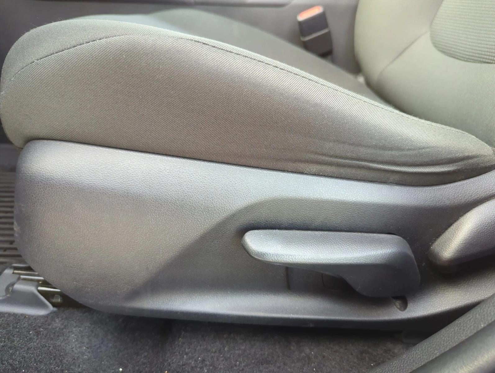 2023 Toyota RAV4 LE FWD (GS)