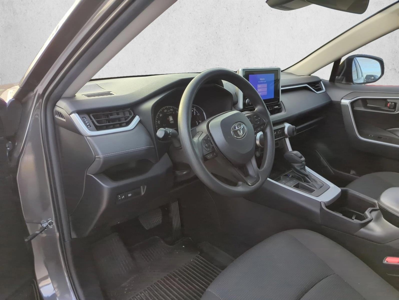 2023 Toyota RAV4 LE FWD (GS)