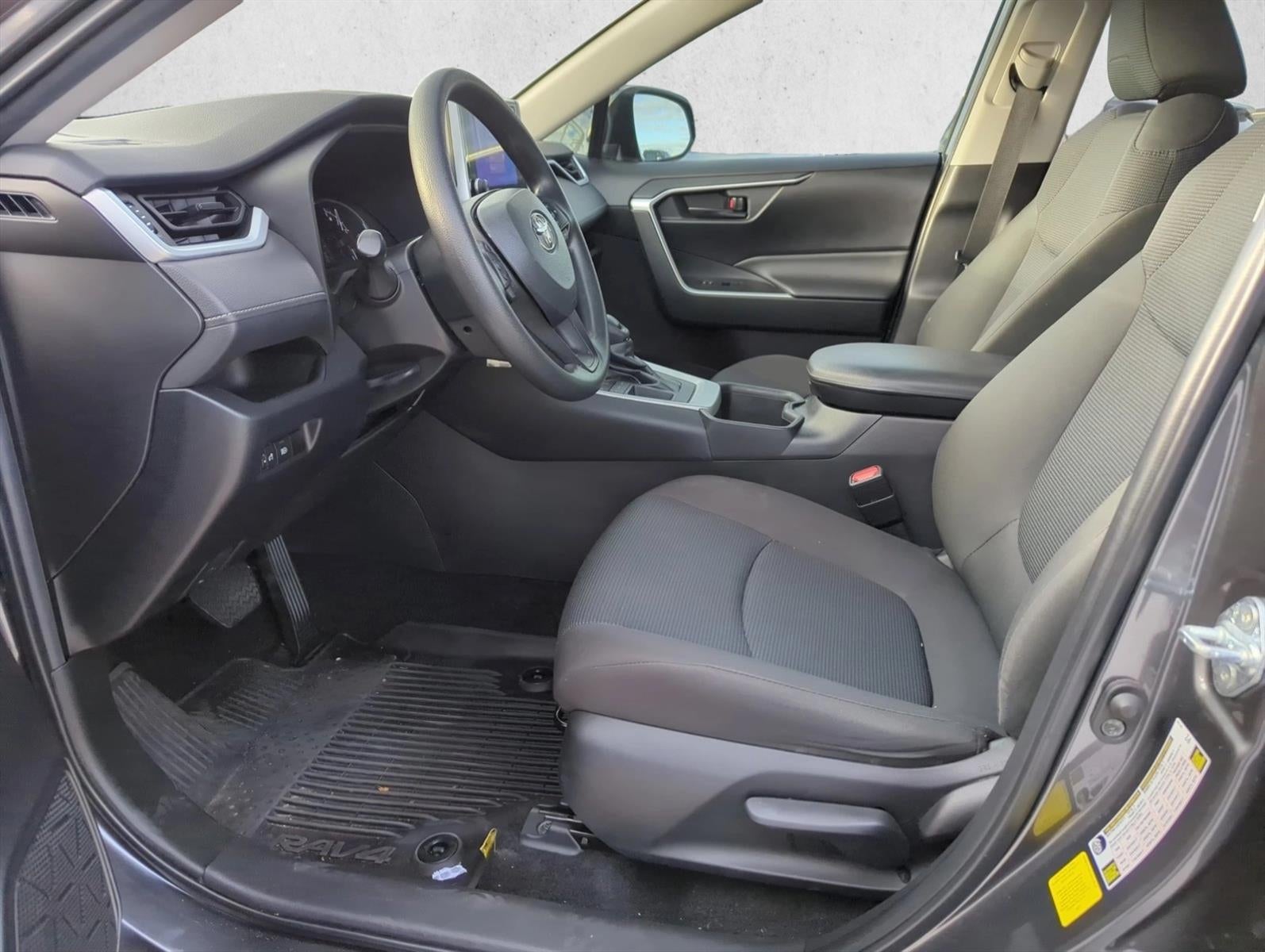 2023 Toyota RAV4 LE FWD (GS)