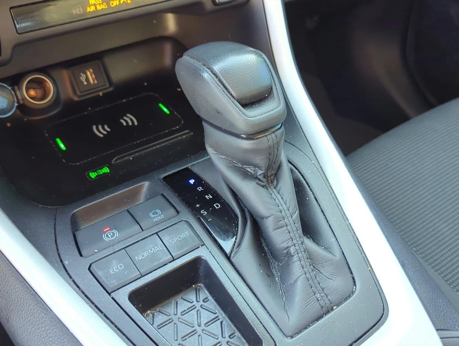 2025 Toyota RAV4 LE FWD (GS)