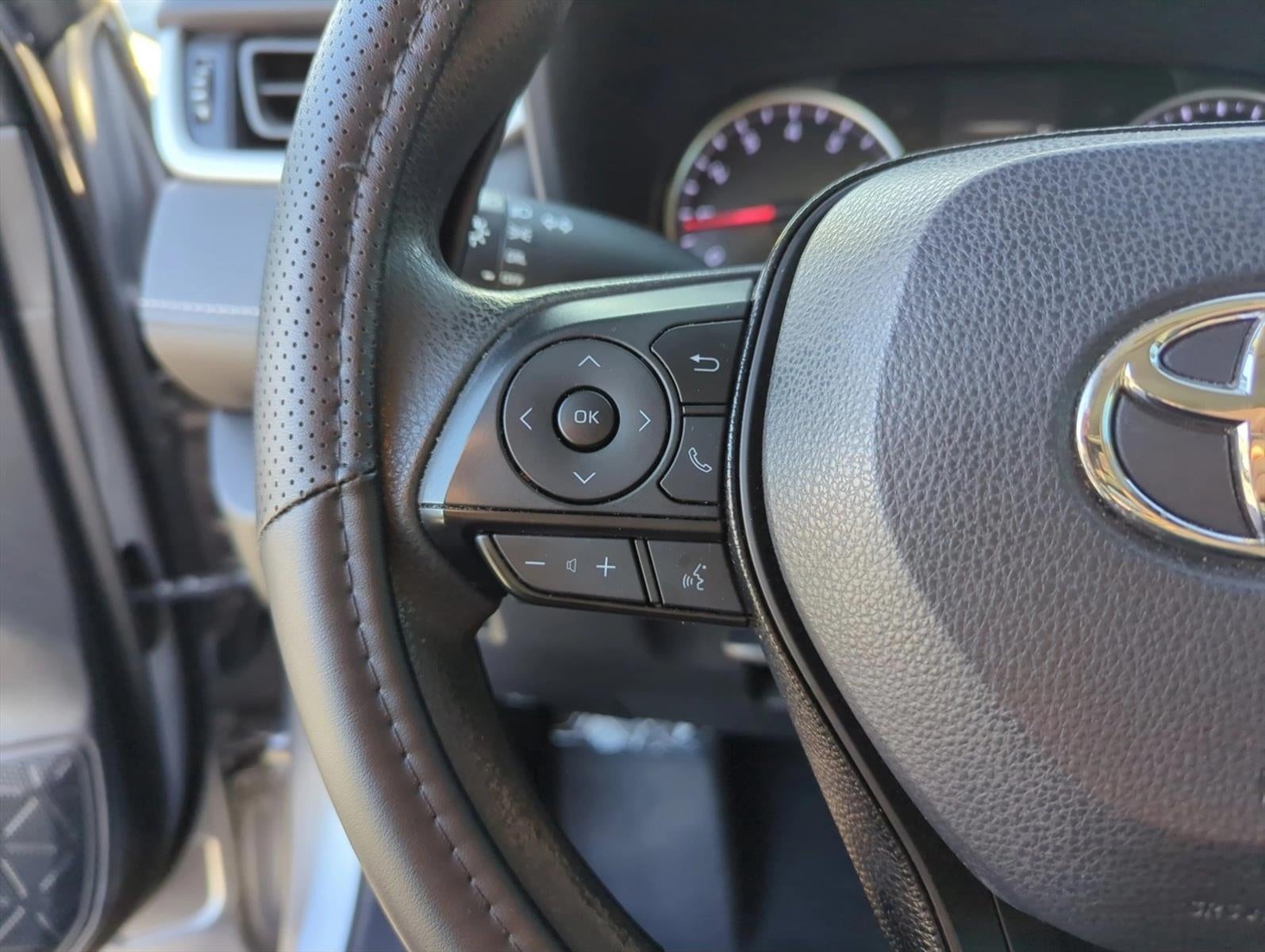 2021 Toyota RAV4 LE FWD (GS)