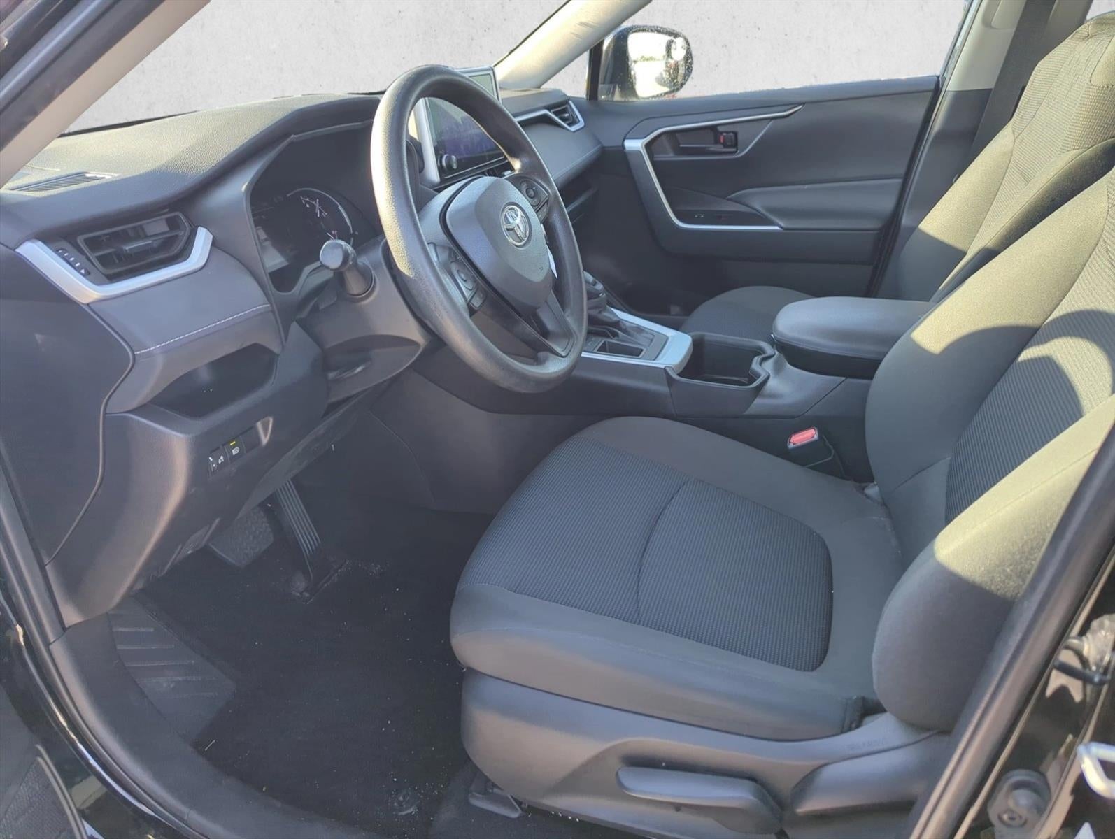 2024 Toyota RAV4 LE FWD (GS)