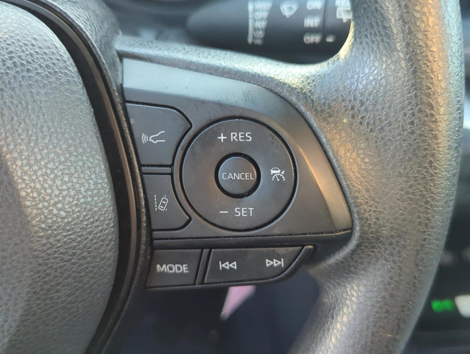 2024 Toyota RAV4 LE FWD (GS)
