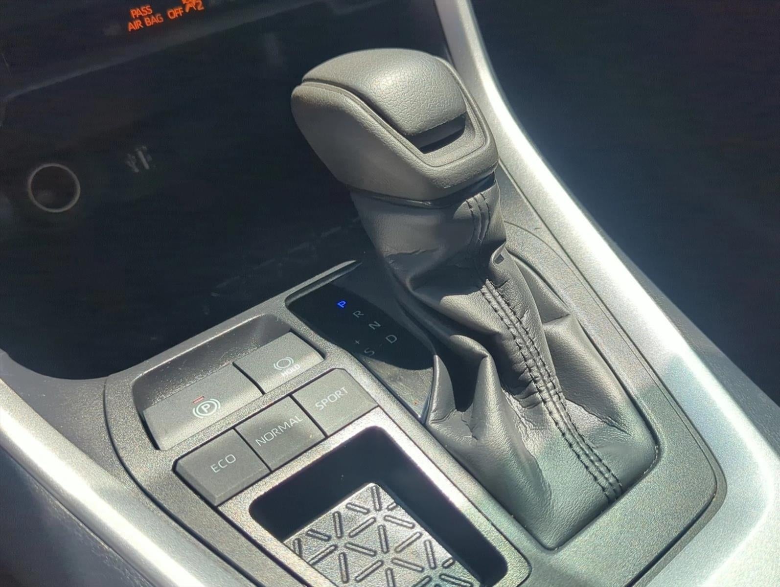 2024 Toyota RAV4 LE FWD (GS)