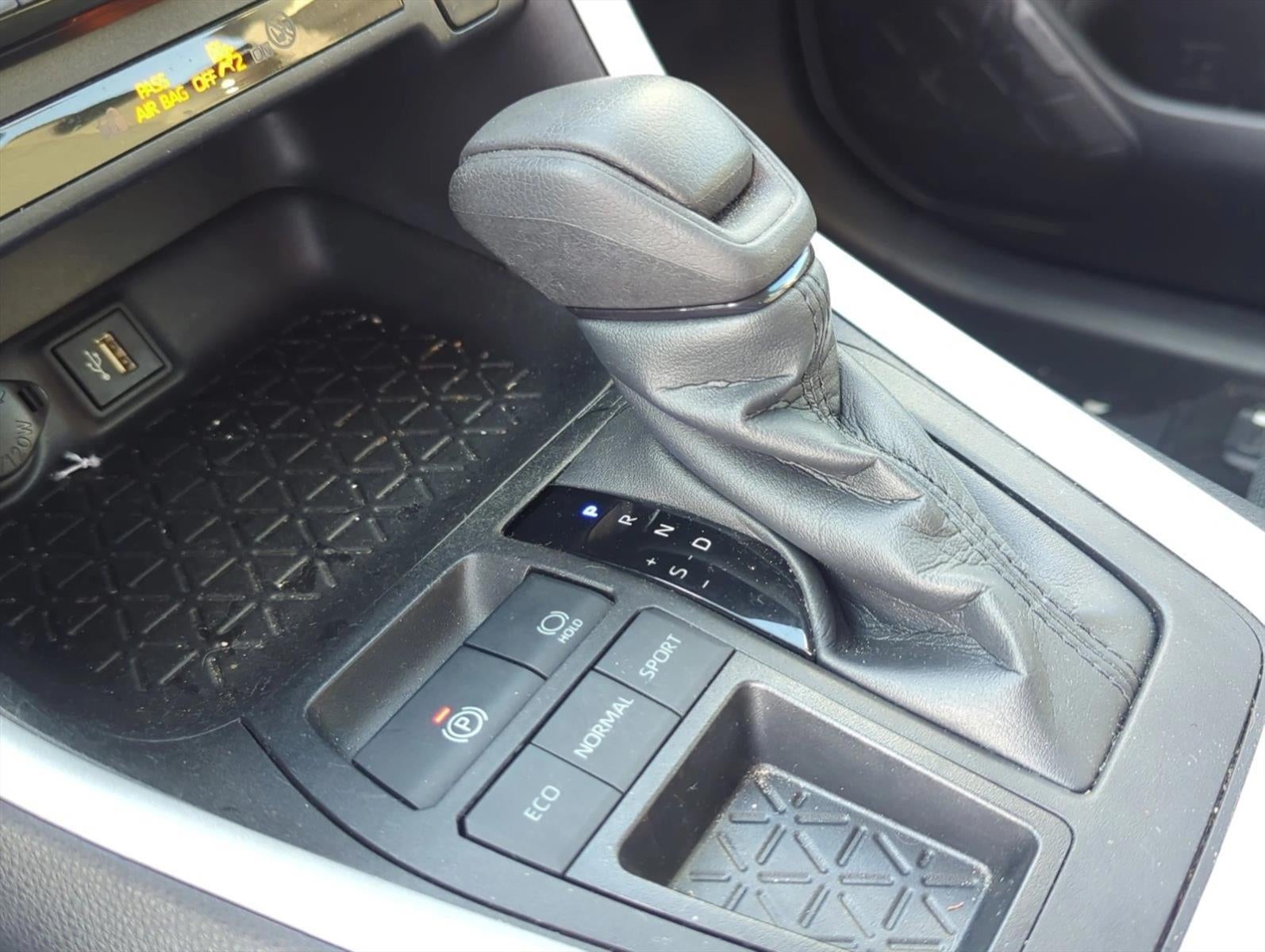 2023 Toyota RAV4 LE FWD (GS)