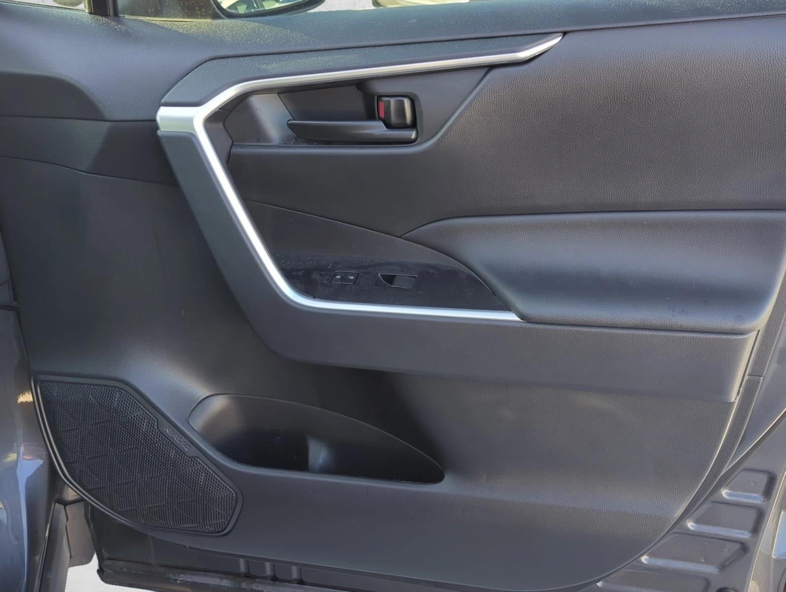 2023 Toyota RAV4 LE FWD (GS)