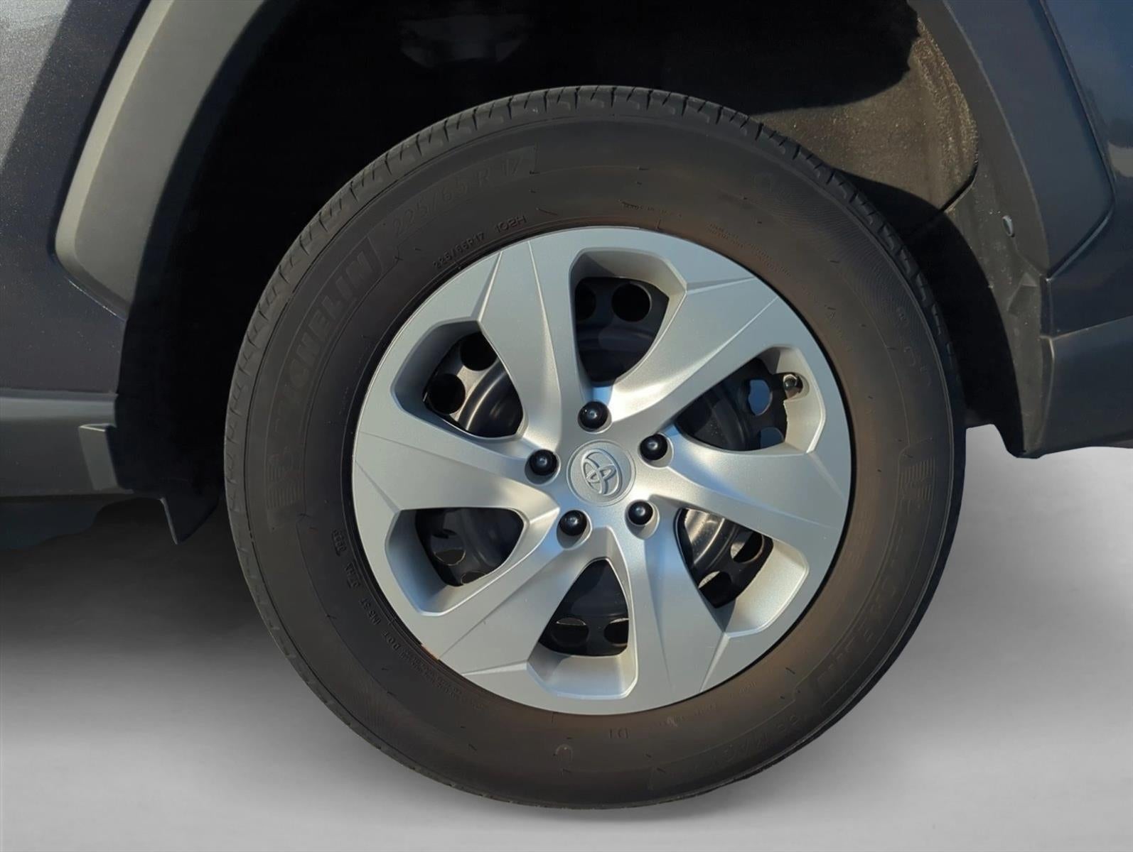 2023 Toyota RAV4 LE FWD (GS)