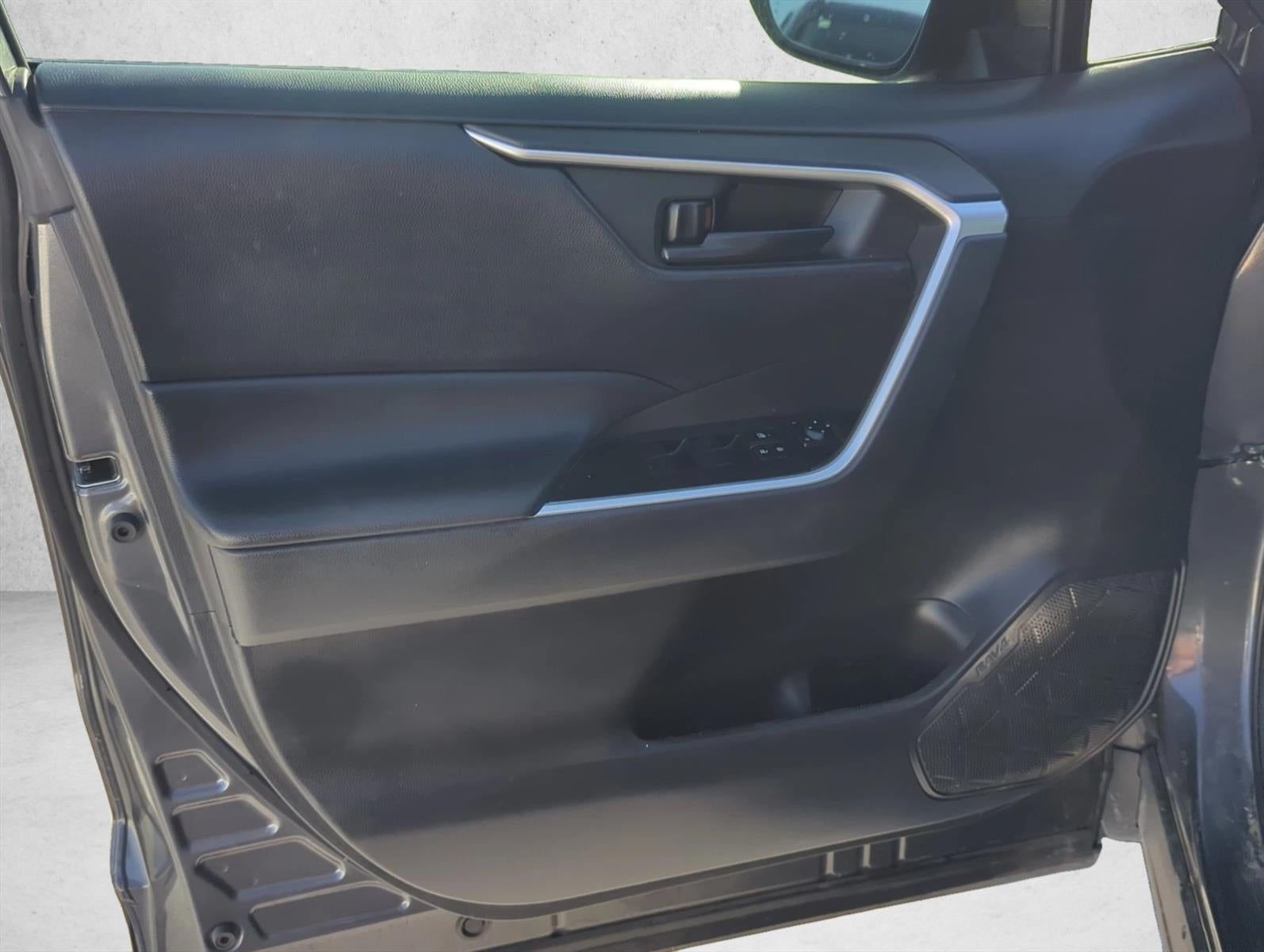 2023 Toyota RAV4 LE FWD (GS)