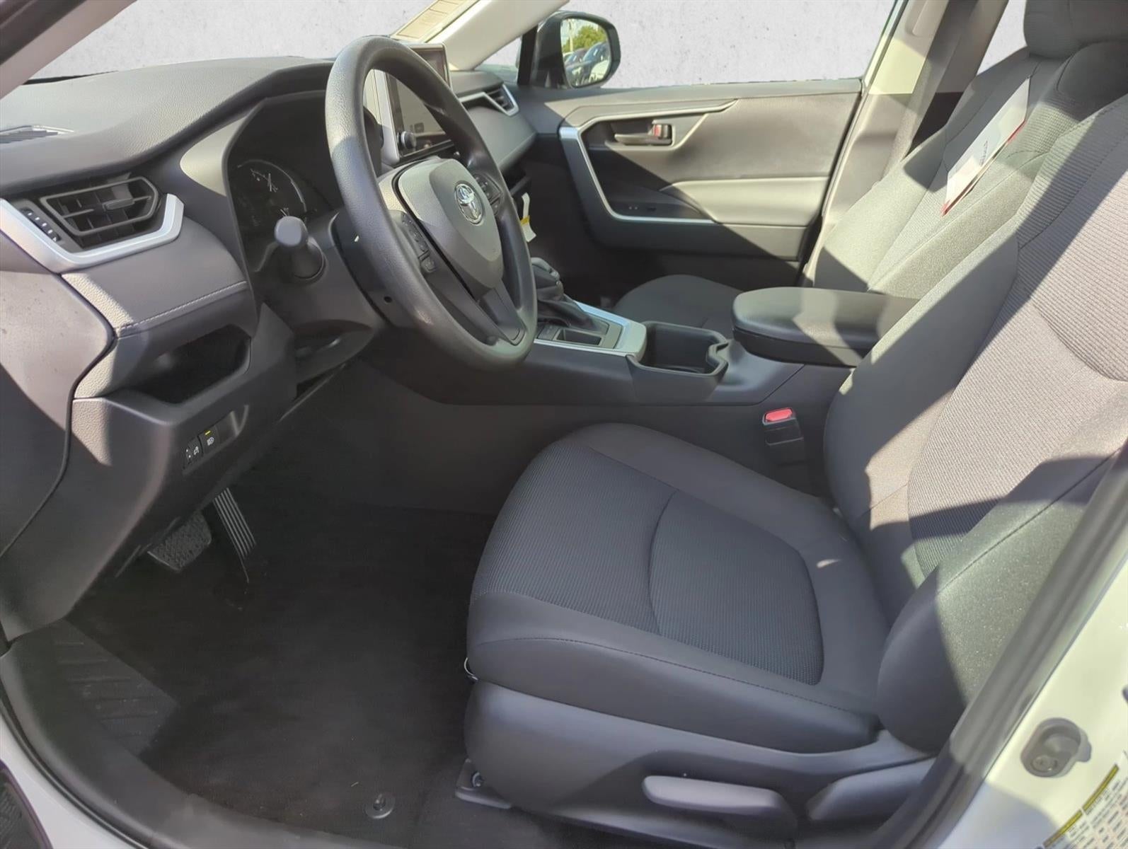 2025 Toyota RAV4 LE FWD (GS)