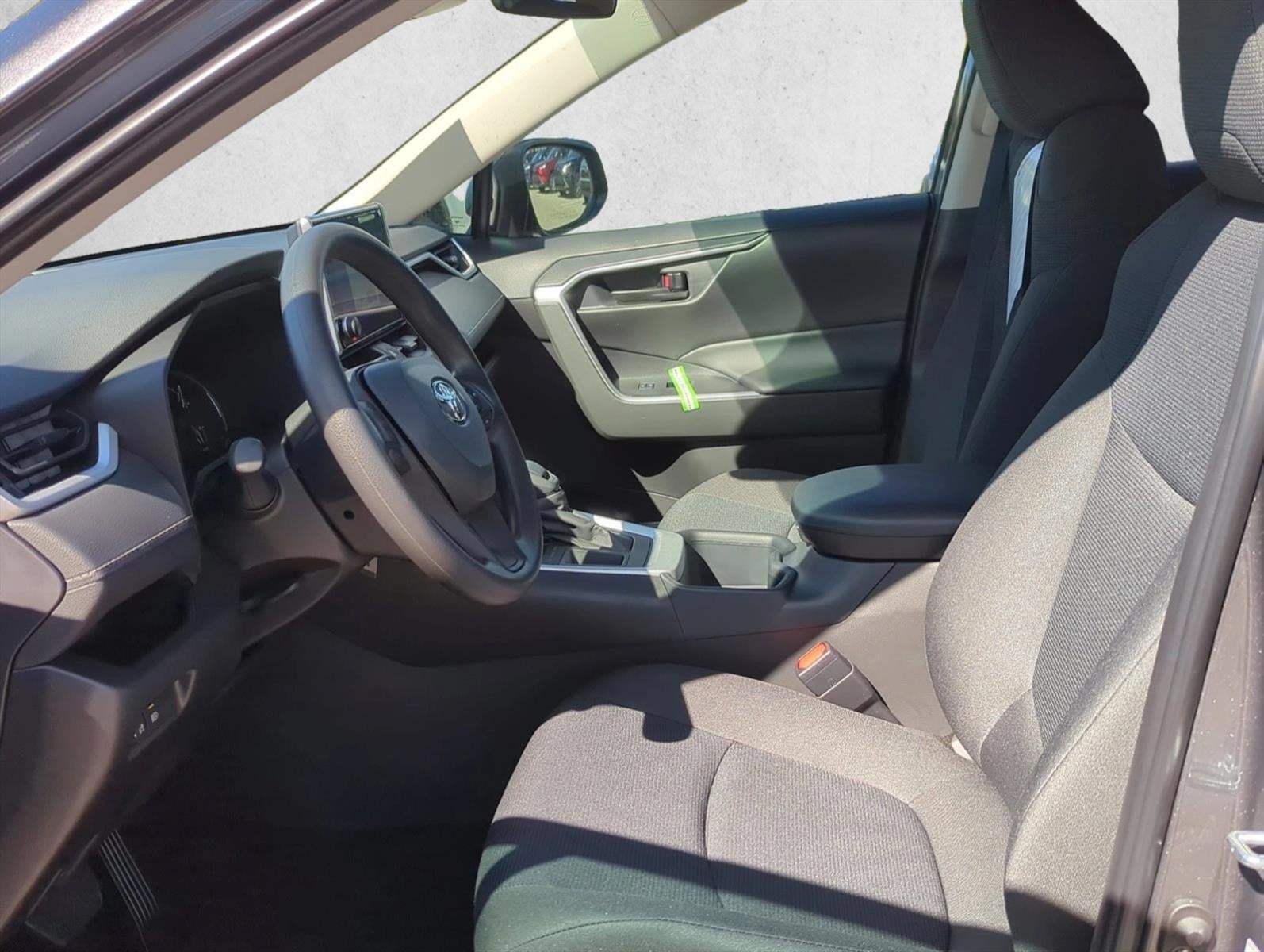 2025 Toyota RAV4 LE FWD (GS)