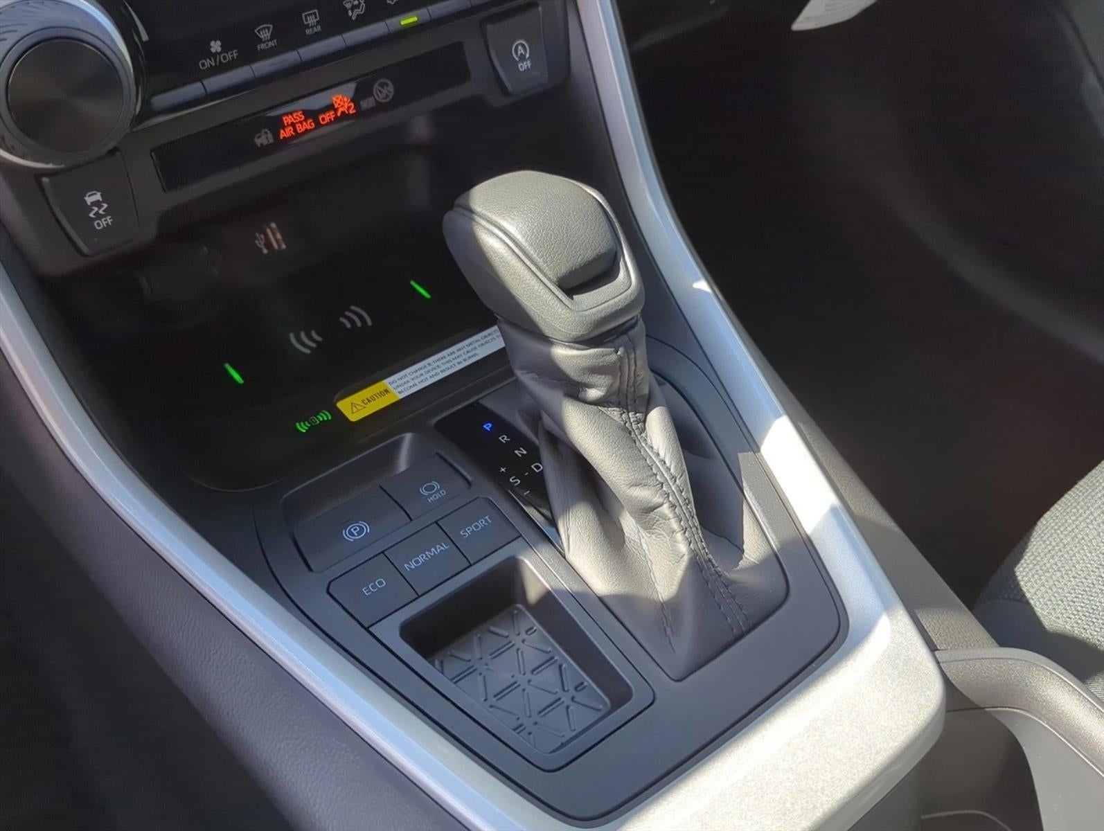 2025 Toyota RAV4 LE FWD (GS)
