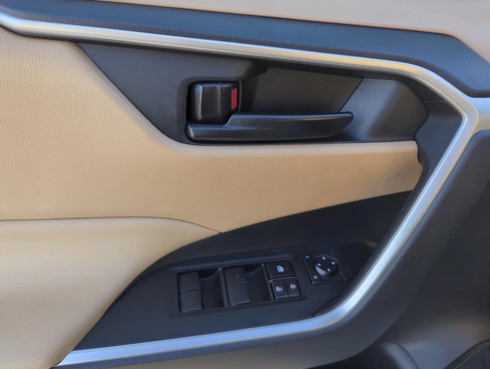 2022 Toyota RAV4 LE FWD (GS)