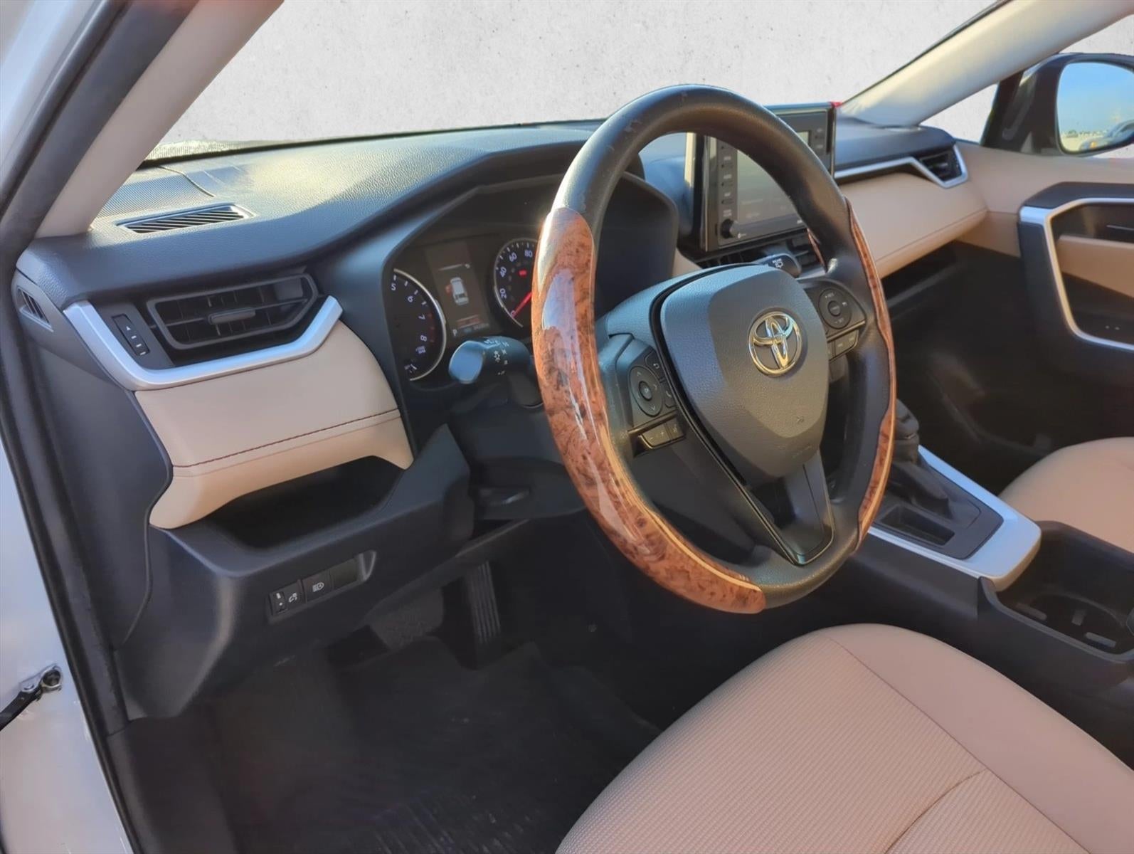 2022 Toyota RAV4 LE FWD (GS)