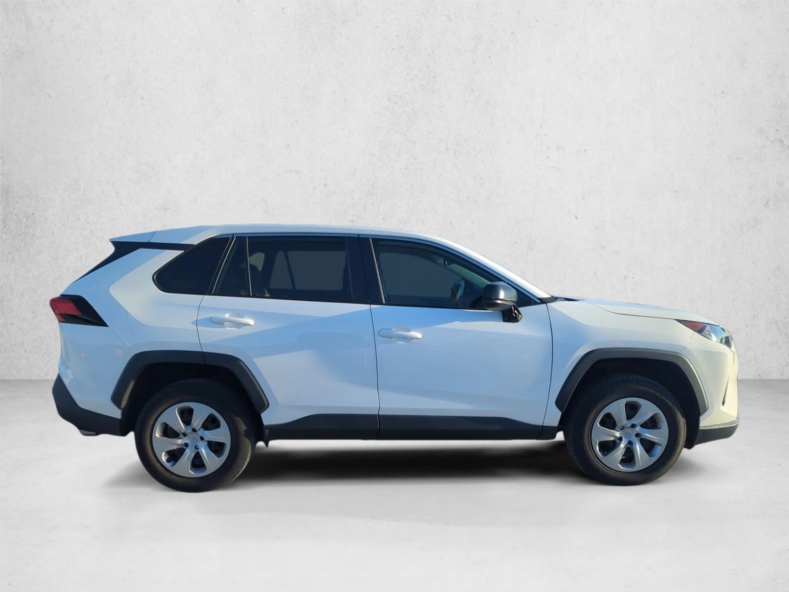 2022 Toyota RAV4 LE FWD (GS)
