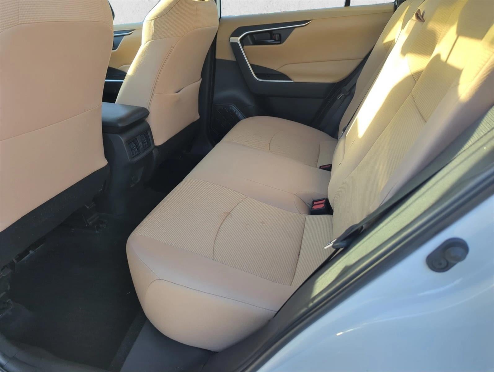 2022 Toyota RAV4 LE FWD (GS)
