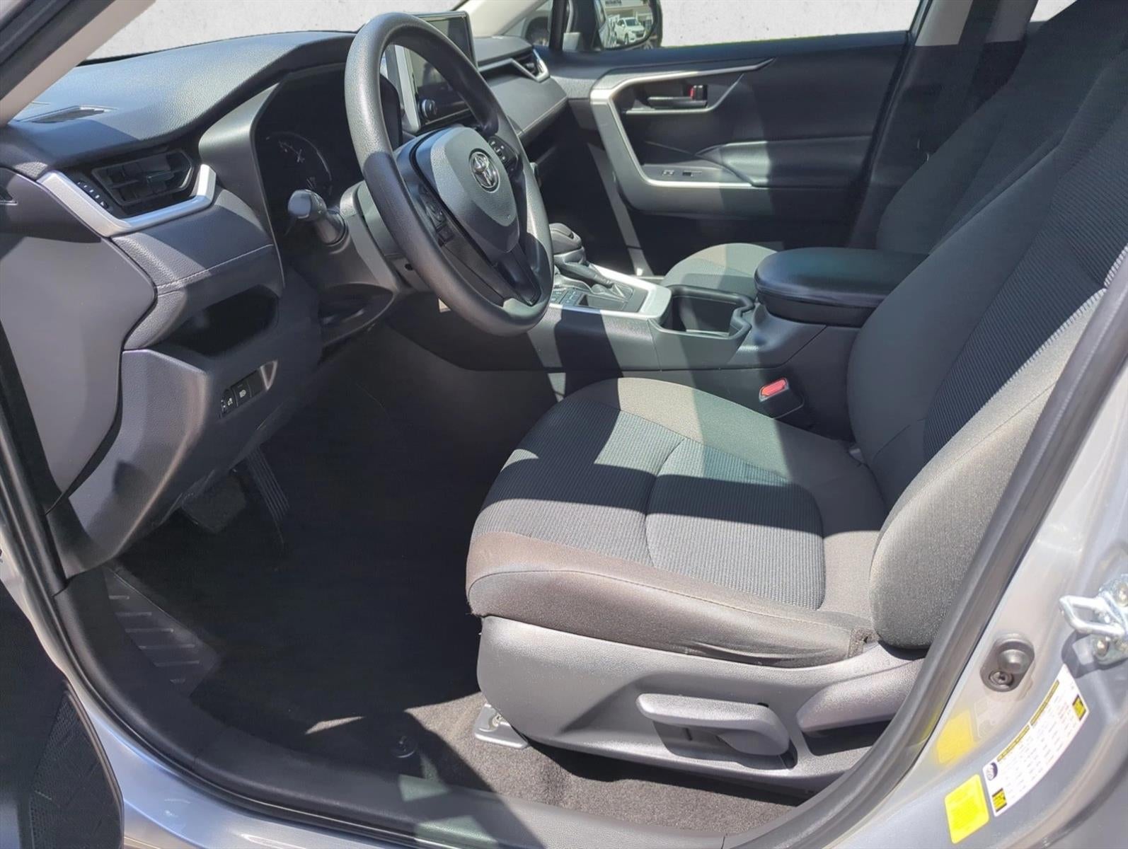 2023 Toyota RAV4 LE FWD (GS)