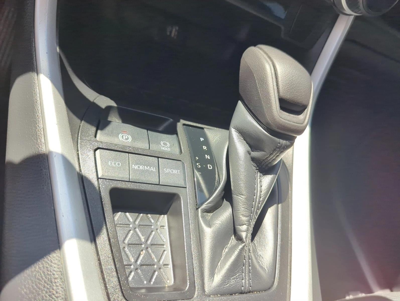 2023 Toyota RAV4 LE FWD (GS)