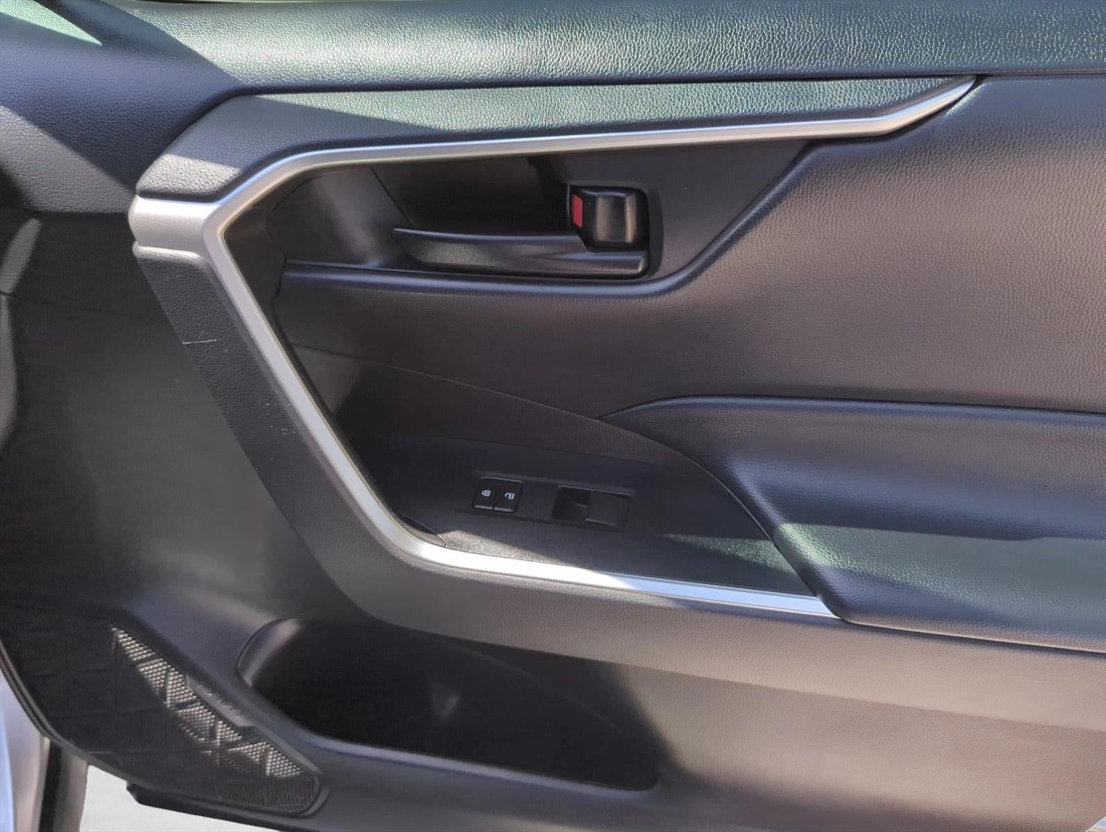 2023 Toyota RAV4 LE FWD (GS)