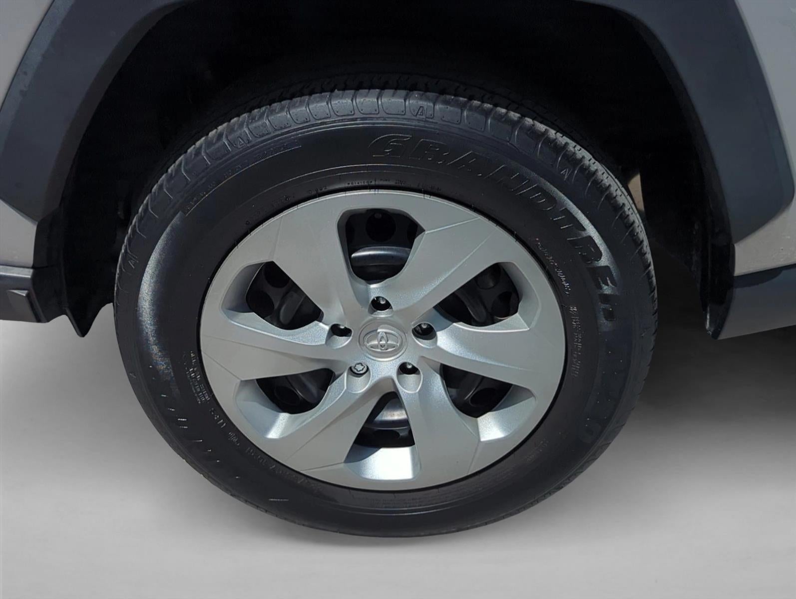 2023 Toyota RAV4 LE FWD (GS)
