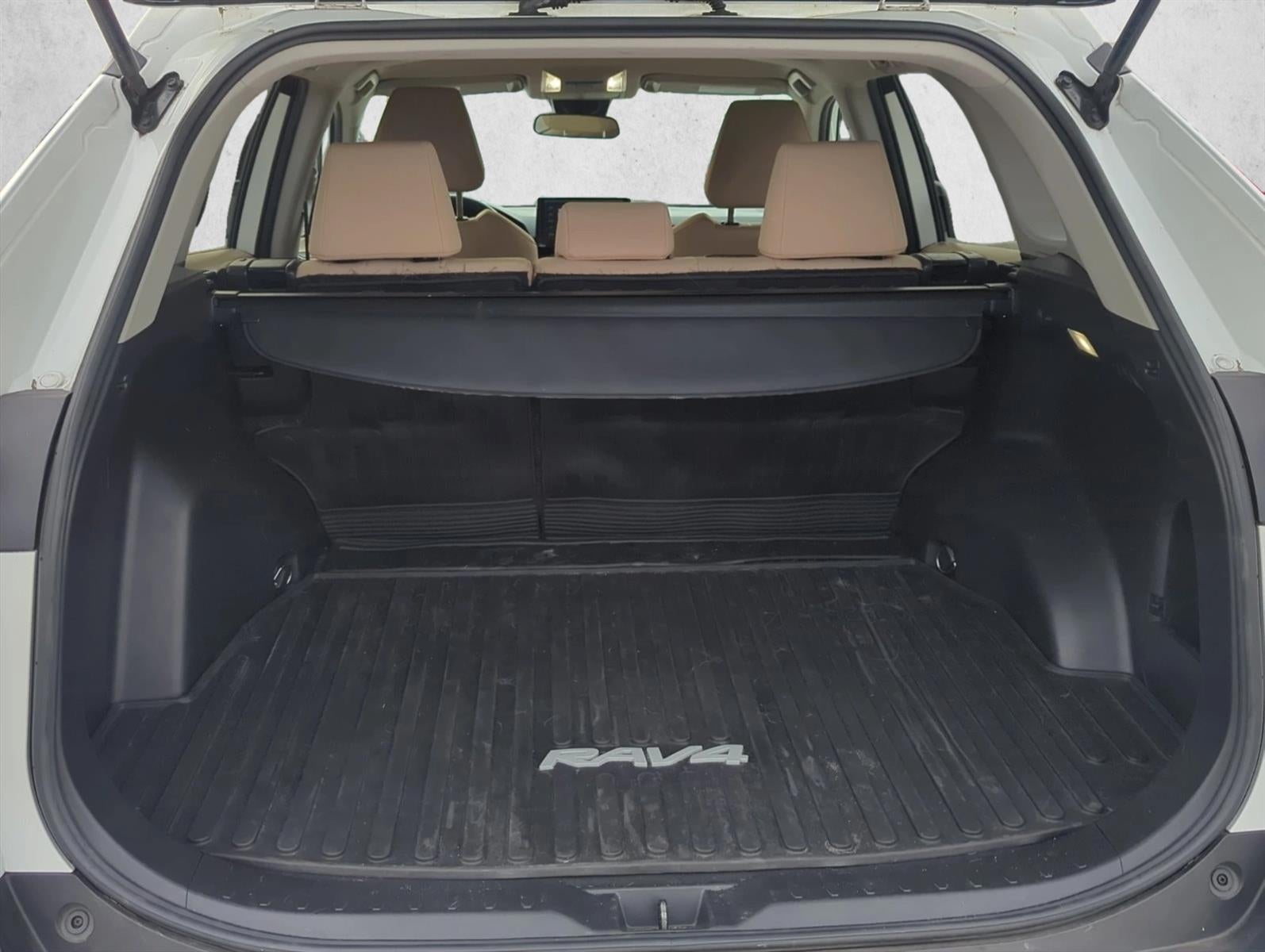 2022 Toyota RAV4 XLE AWD (Natl)