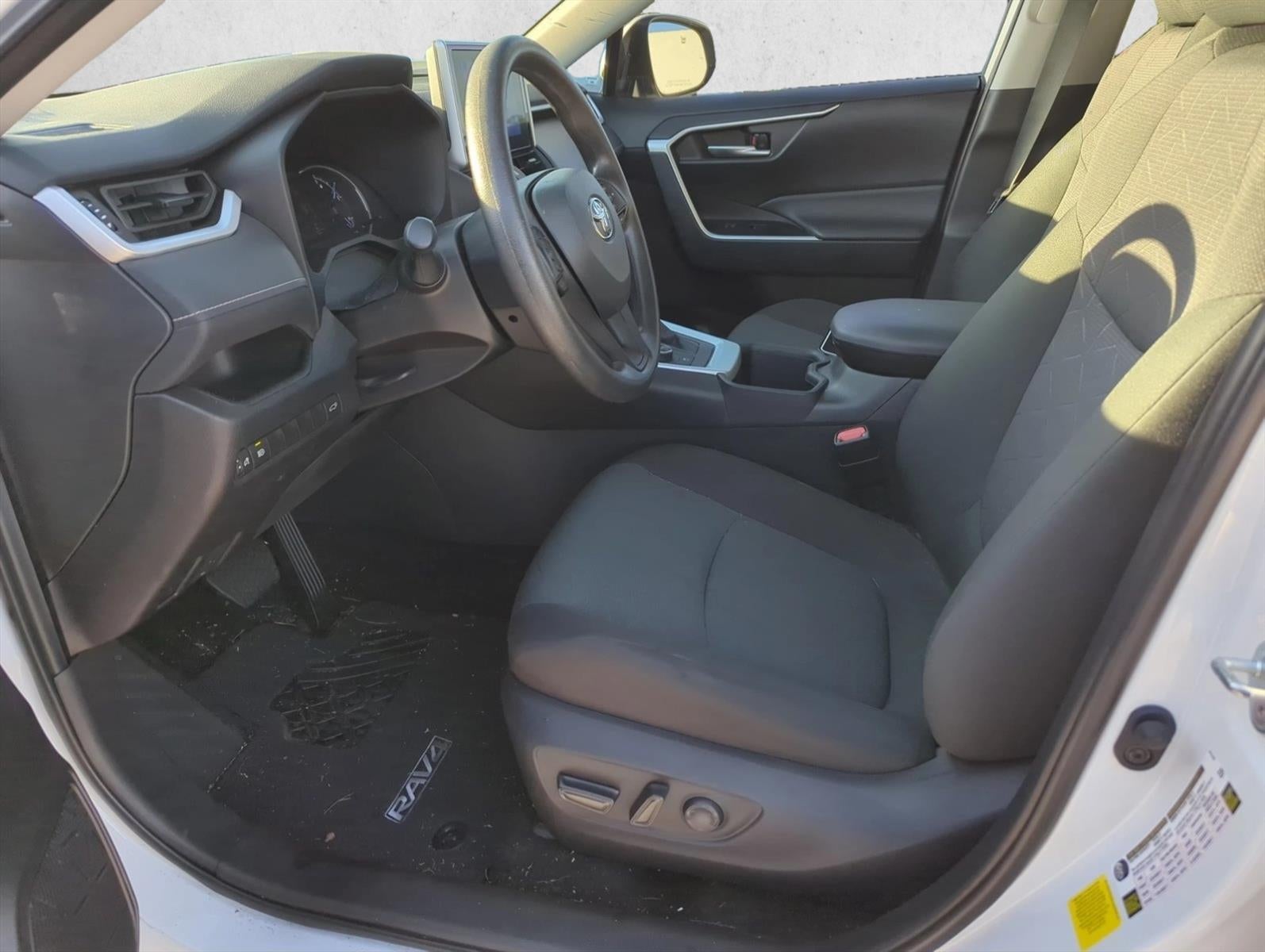 2024 Toyota RAV4 Hybrid XLE AWD (Natl)