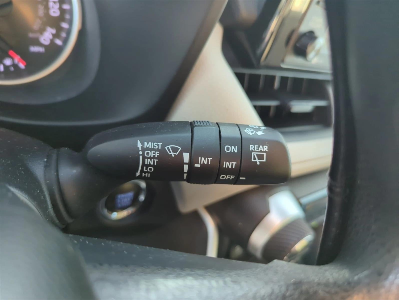 2022 Toyota RAV4 XLE FWD (GS)