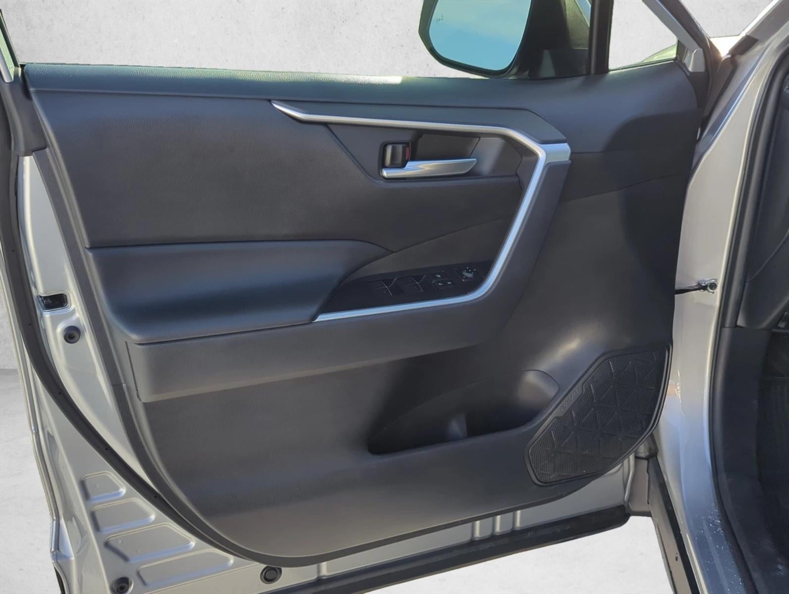 2024 Toyota RAV4 XLE FWD (Natl)