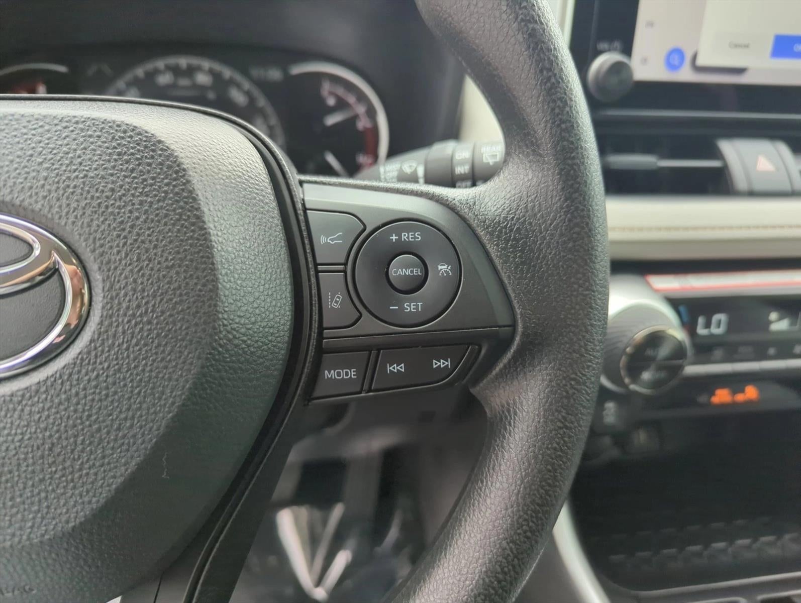 2025 Toyota RAV4 XLE FWD (GS)