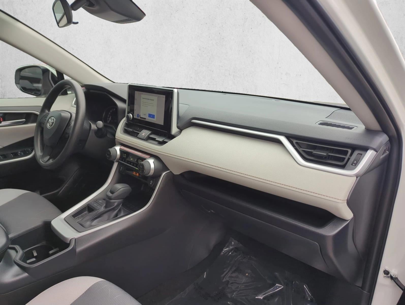 2025 Toyota RAV4 XLE FWD (GS)