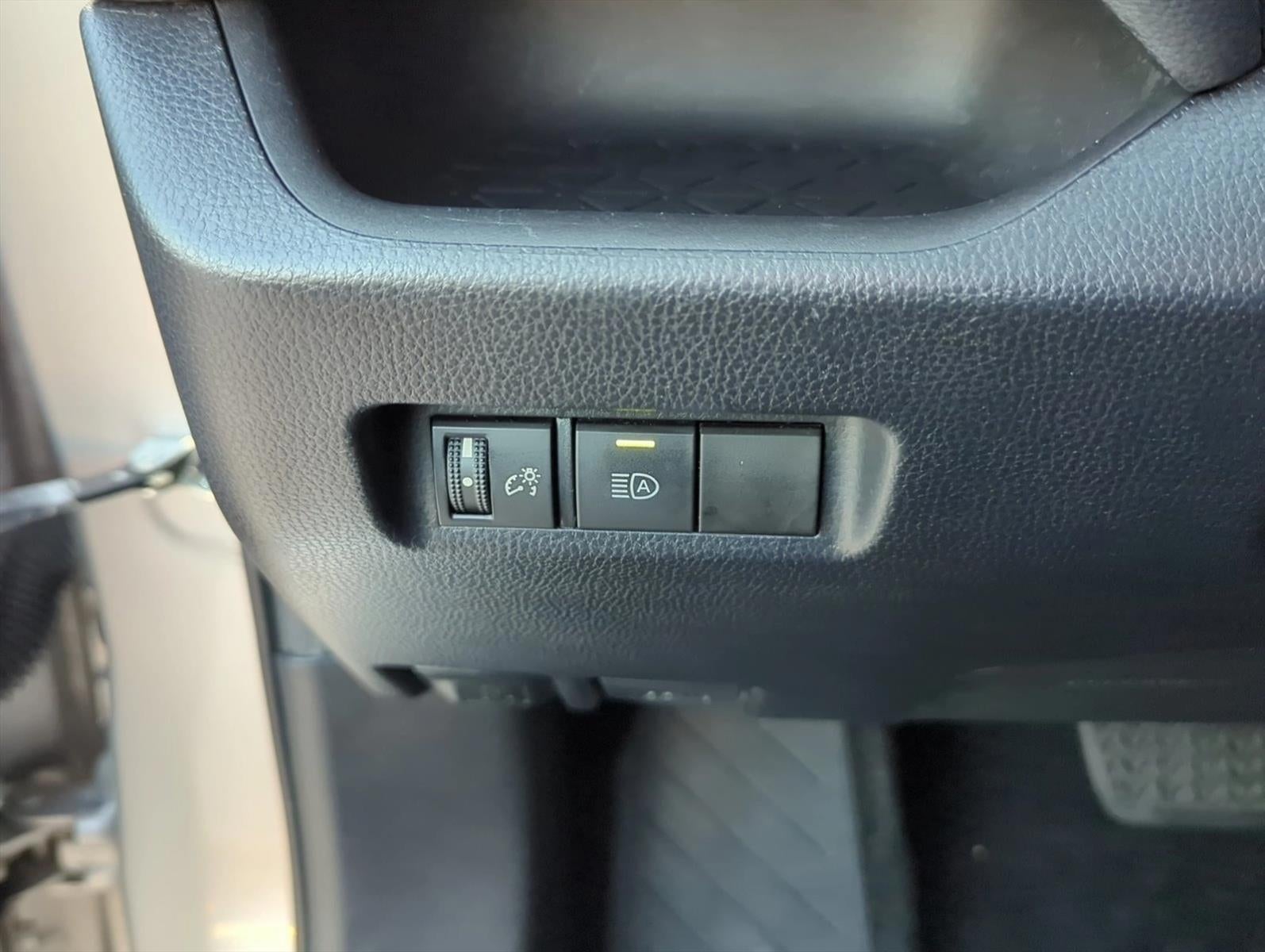 2020 Toyota RAV4 XLE FWD (GS)