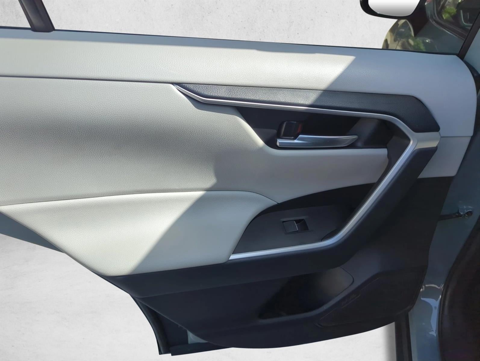 2023 Toyota RAV4 XLE FWD (GS)