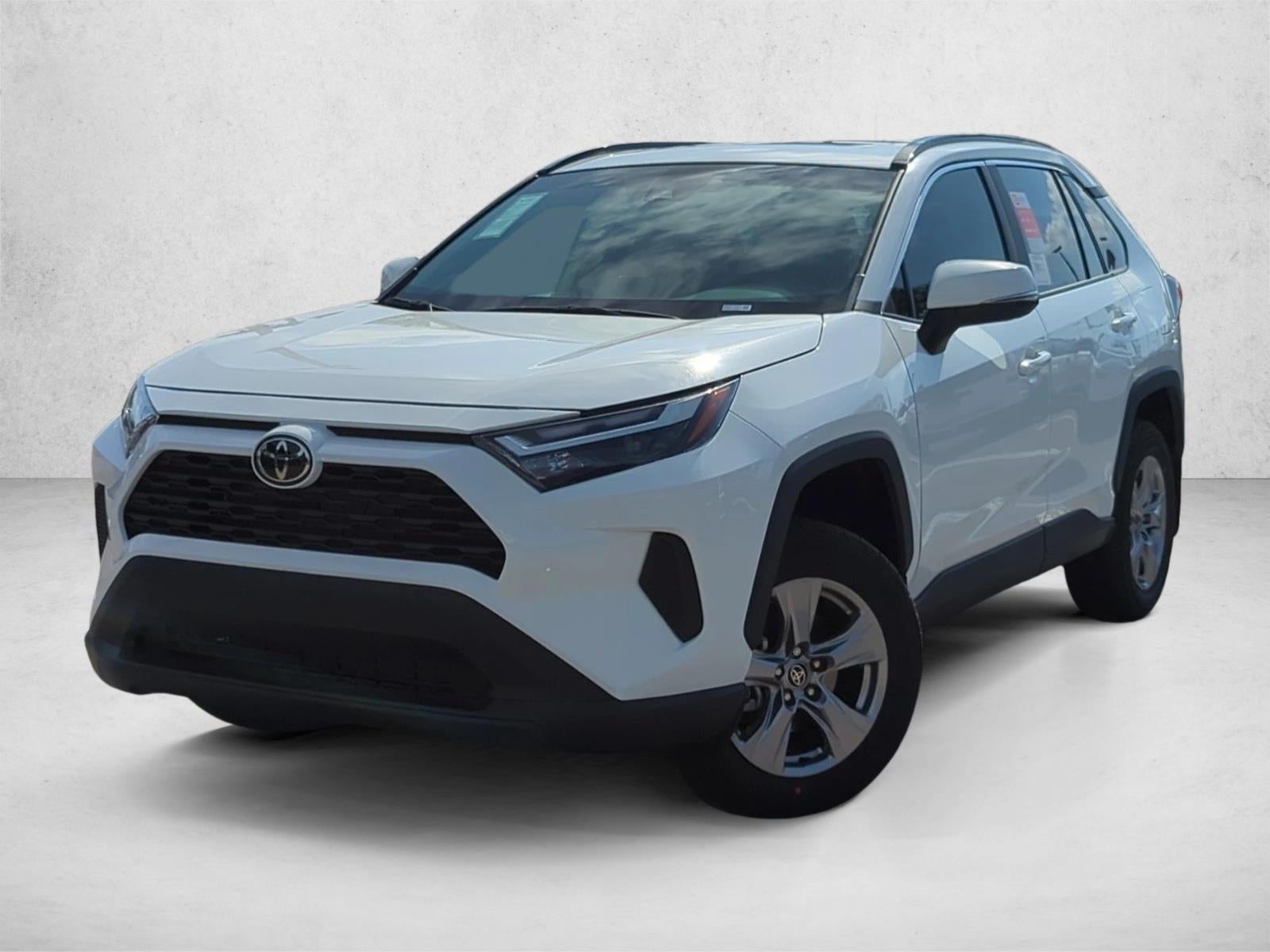 2025 Toyota RAV4 XLE FWD (GS)