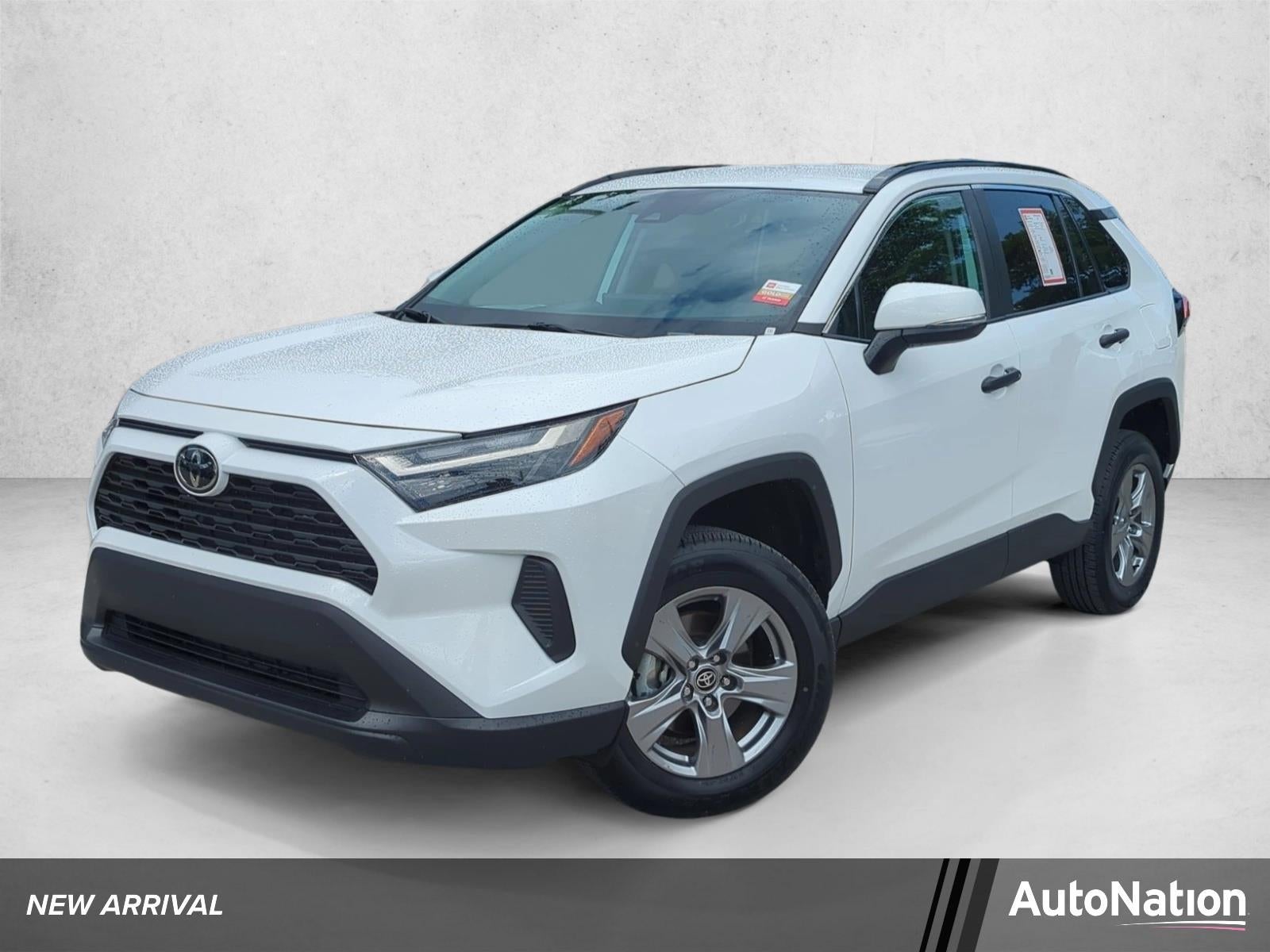 2025 Toyota RAV4 XLE FWD (GS)