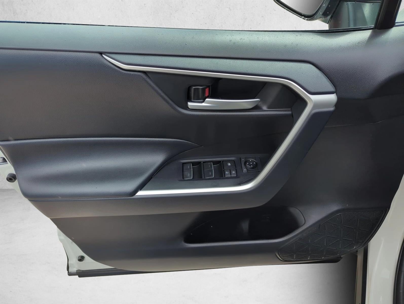 2025 Toyota RAV4 XLE FWD (GS)