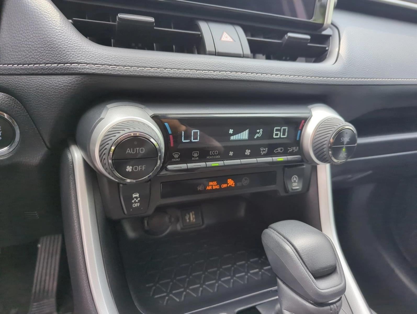 2025 Toyota RAV4 XLE FWD (GS)