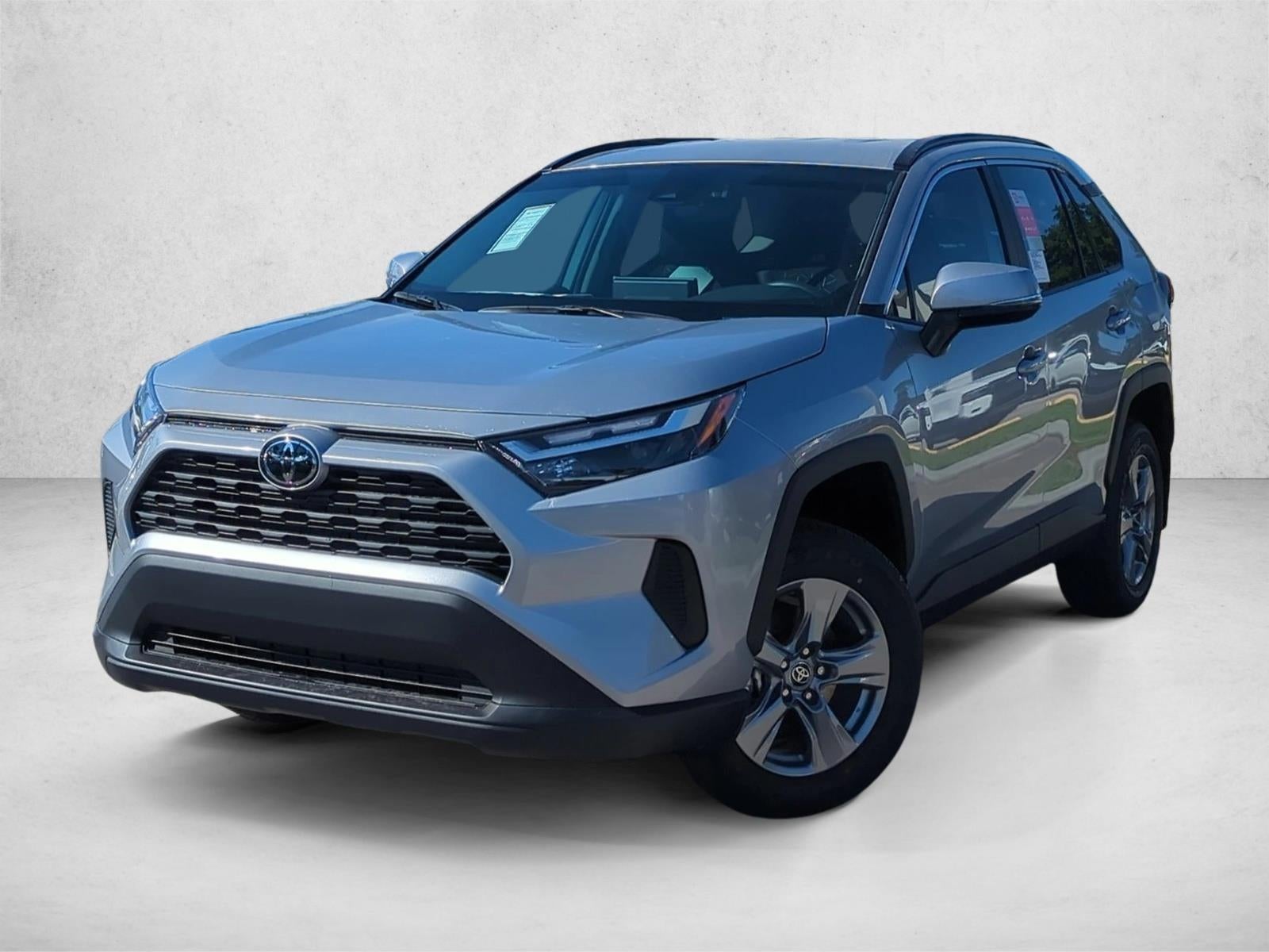2025 Toyota RAV4 XLE FWD (GS)