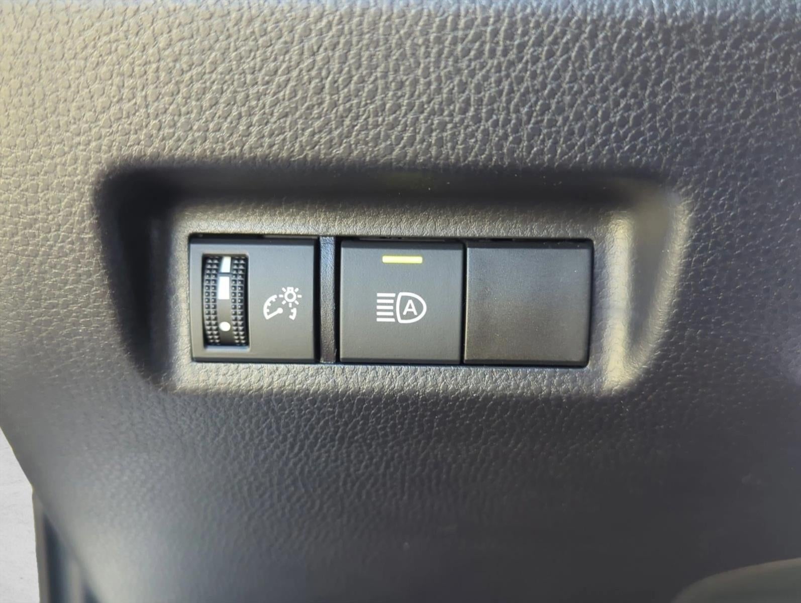 2025 Toyota RAV4 XLE FWD (GS)